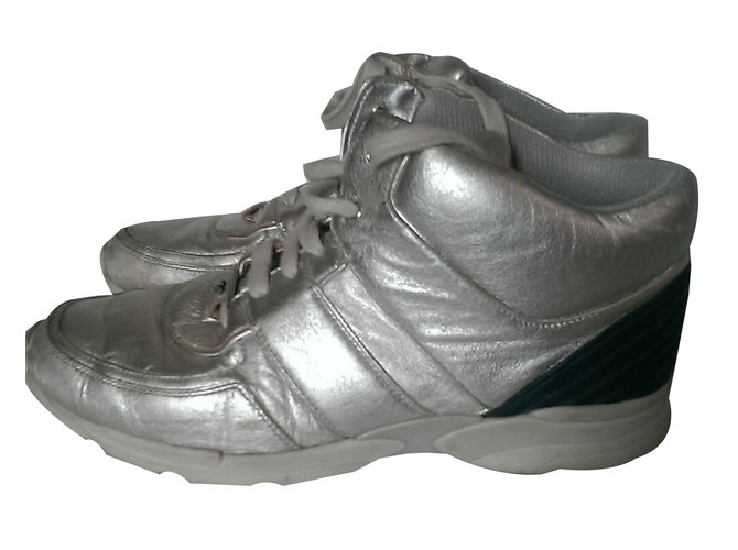 Chanel Sneakers Silvery Blue Leather  ref.89080