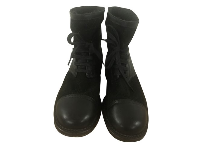 Chanel Ankle boots Black Leather  ref.89140