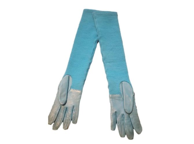 Luvas Chanel de lã e pele de cordeiro azul
