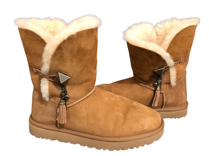 camel color ugg boots