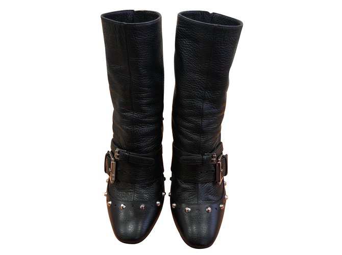 black boots no laces