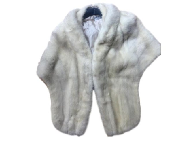 inconnue Jackets White Fur  ref.89394