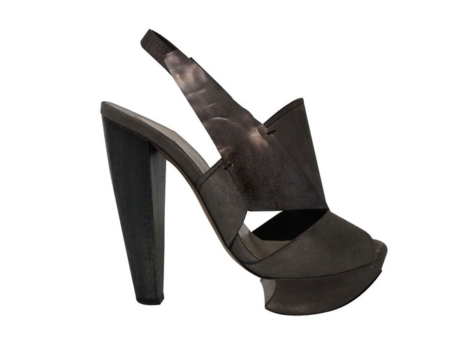 Nicholas Kirkwood Burma metallic high heels Taupe Suede  ref.89415