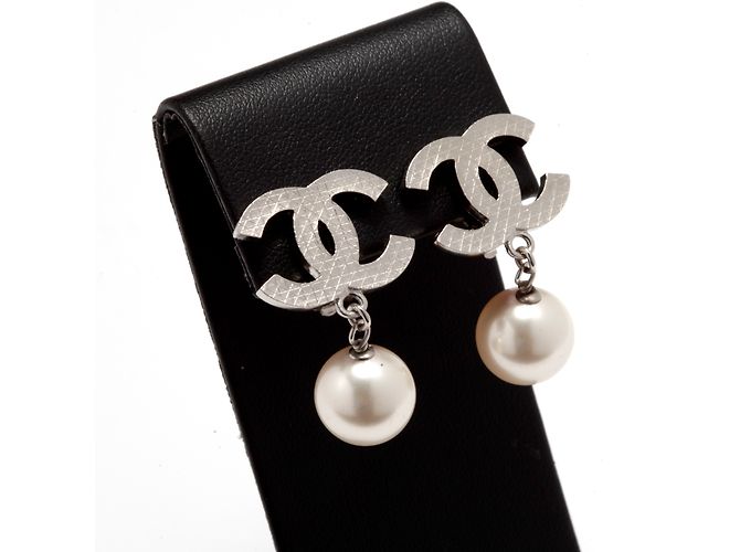 Chanel GRANDE PERLA ARGENTO CC Metallo