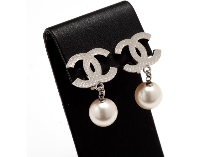 Chanel LARGE CC SILVER PEARL Silvery Metal  ref.89664