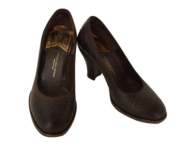 Scarpins Dries Van Noten em couro marrom