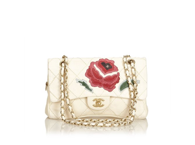 Chanel Flap de piel de cordero de punto salvaje con aplique de rosa Blanco Multicolor Crudo Cuero  ref.90250