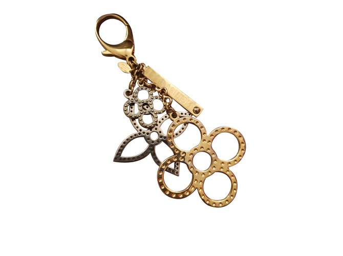 Louis Vuitton Amuletos bolsa Dorado Acero  ref.90318