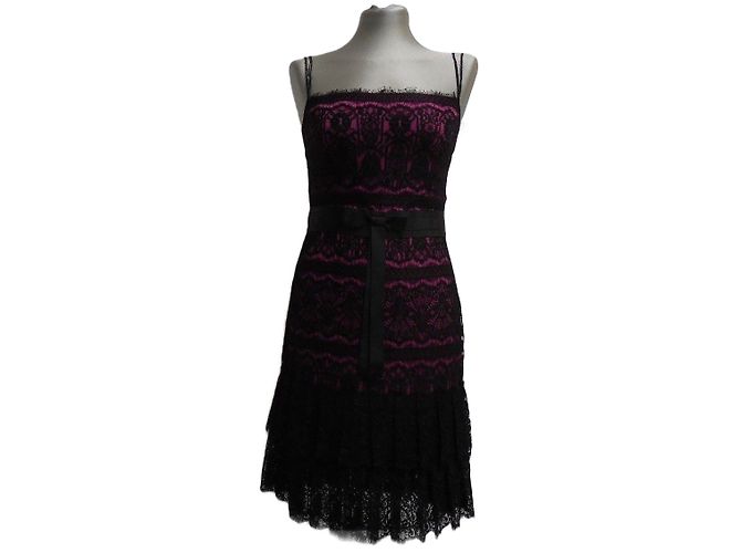 Vestido de cocktail Marchesa Notte de seda fúcsia e renda preta