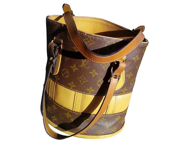 Louis Vuitton Saco de balde pequeno Bege