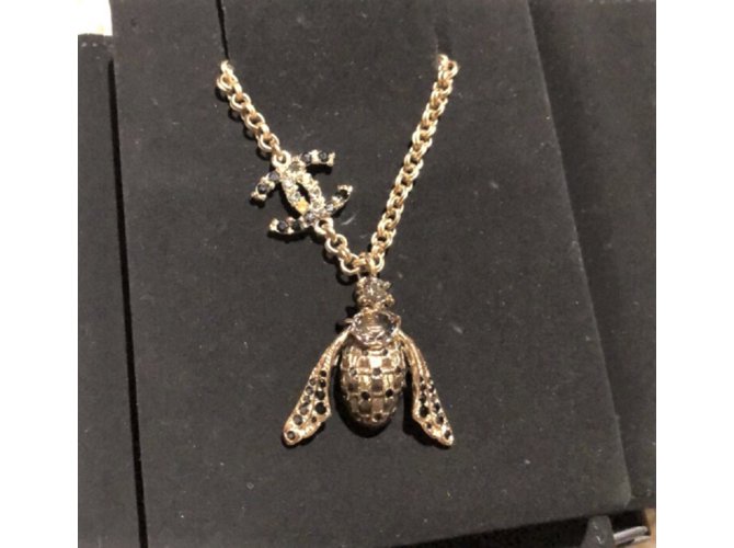 Chanel Bee Necklace Golden Metal  ref.91699