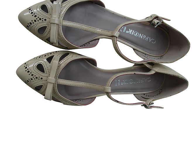Autre Marque Sandali in pelle beige 37