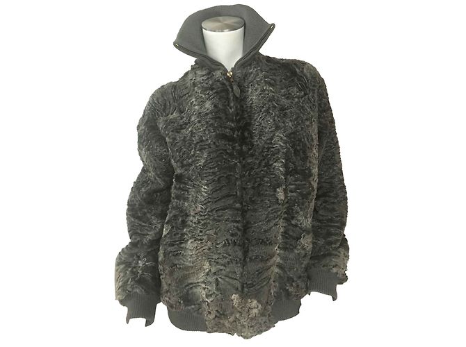 Hermès Jacke Grau Pelz