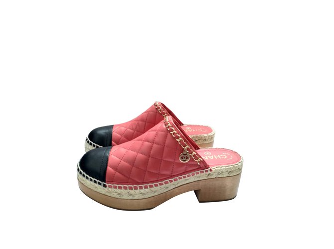 Chanel Mules Red Leather  ref.92299