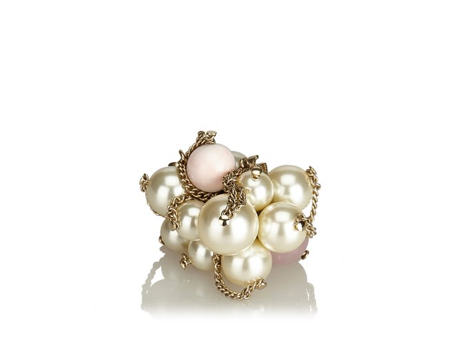 Chanel CC Faux Pearl Ring White Golden Cream Metal  ref.92405
