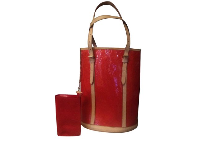 Louis Vuitton Bucket Gm Handbags Patent Leather Red Ref 92495 Joli Louis Vuitton Bucket Gm Handbags Patent Leather Red Ref 92495