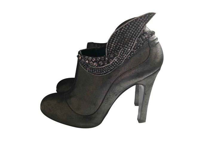 Chanel Ankle boots Silvery Leather  ref.92512