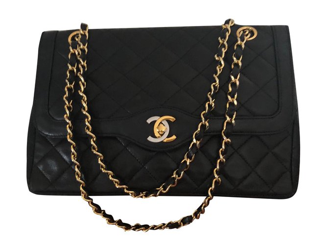 Chanel Handtaschen Schwarz Leder  ref.92538