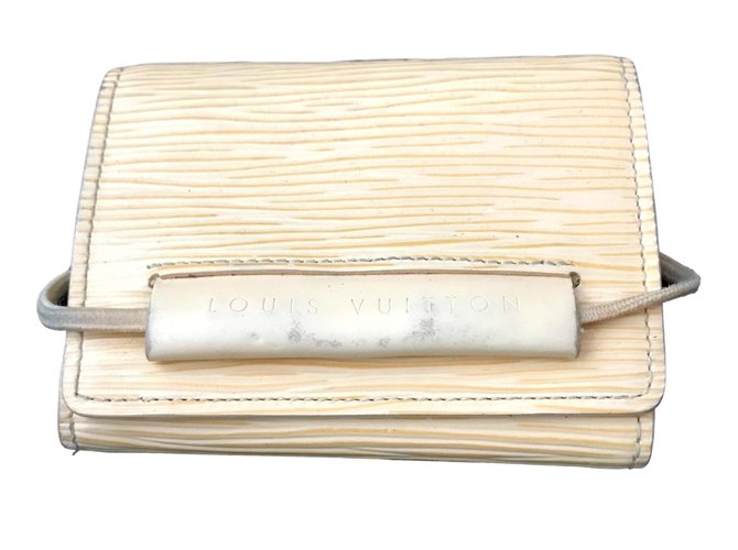 Louis Vuitton Porta biglietti Bianco sporco Pelle  ref.92856