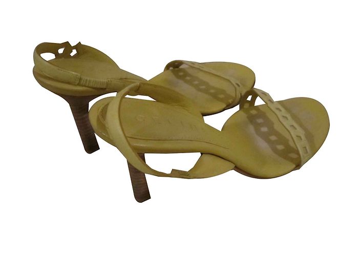 Sandalias Céline T de cuero amarillo 38.5