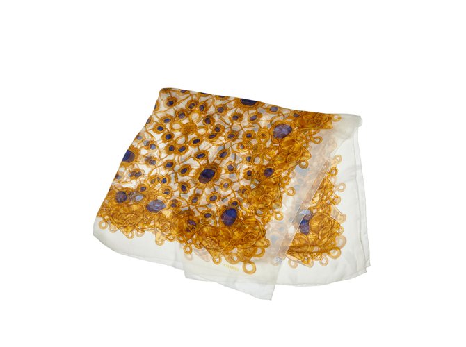 Chanel Bufanda de seda impresa Multicolor Amarillo Paño  ref.93480