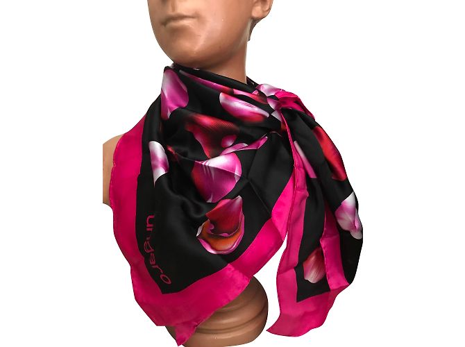 Emanuel Ungaro Seidentuch Schwarz Rosa Blumen 90x90