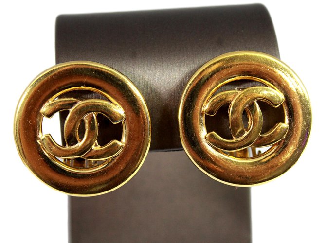 Chanel LOGOTIPO Dourado Metal  ref.98319
