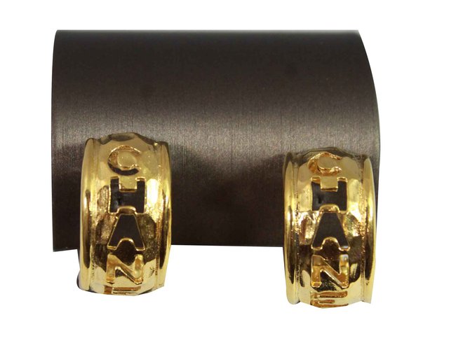 Chanel JAHRGANG Golden Metall  ref.98323