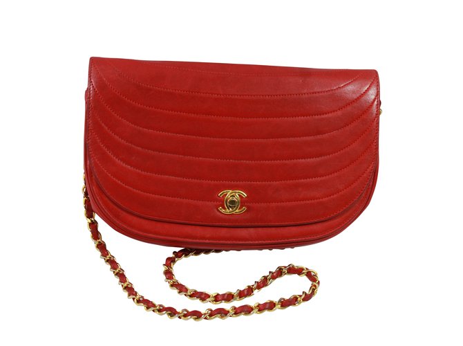 Chanel Round Red Leather  ref.98589