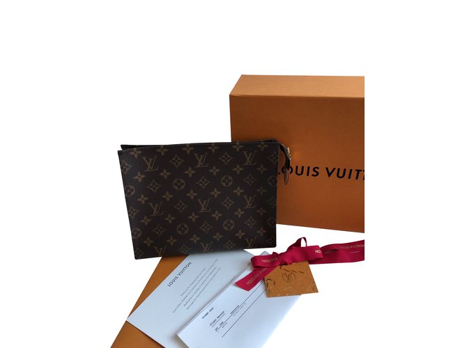 Louis Vuitton Capa 26 Marrom Couro  ref.98891