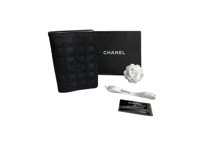 Chanel Agenda de la linea de viaje Negro Cuero Nylon  ref.98913