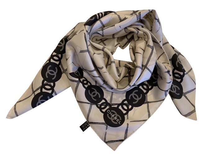 Chanel scarf Eggshell Silk  ref.99149