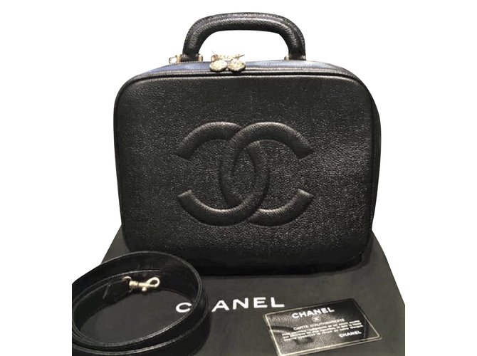 Bolsa de vaidade de caviar preto Chanel Couro  ref.99383