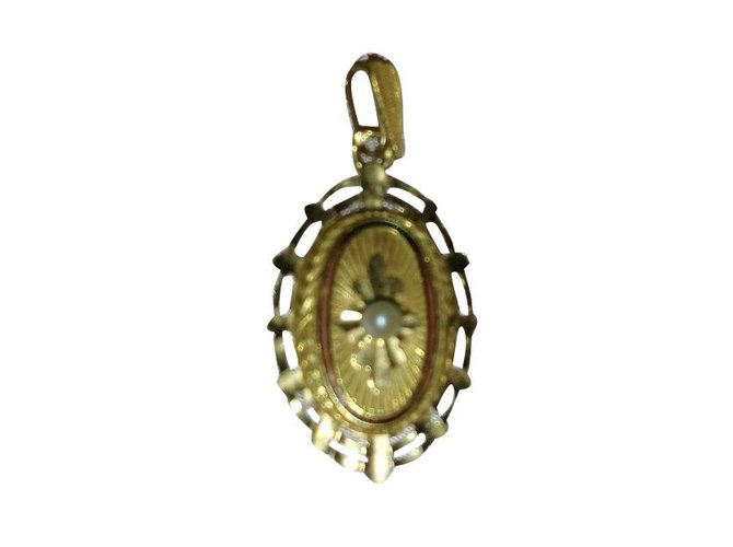 Autre Marque Yellow gold vintage pendant 18k and pearls Golden  ref.100063