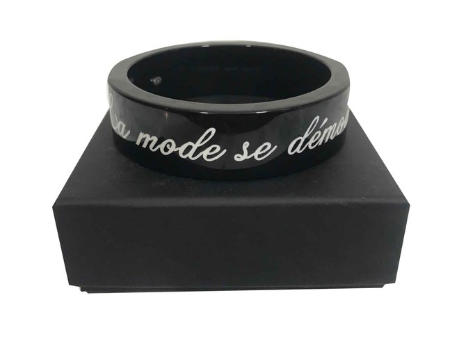 Chanel resin bracelet Black  ref.100628
