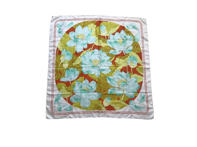 Hermès Lotusblumen Beige Seide