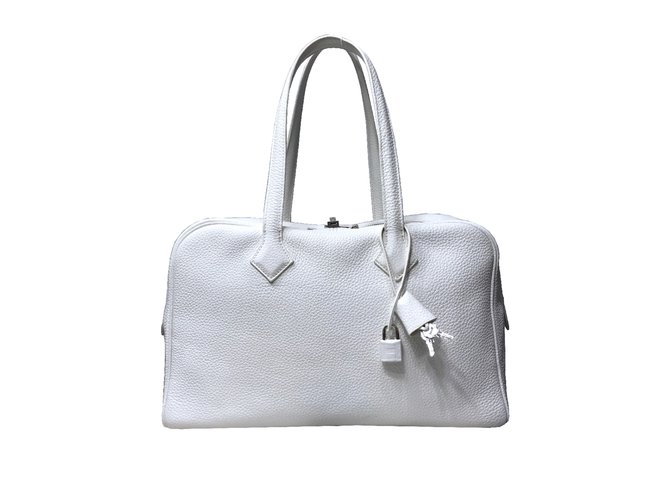 Hermès Taurillon Clemence Victoria II 35 Tasche Weiß Leder  ref.100823