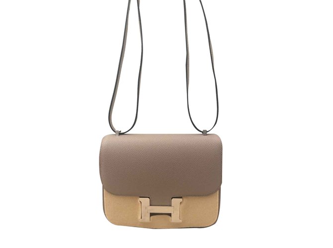 Hermès Borsa di Hermes, Constance 18 Gabbiano grigio Pelle  ref.100845