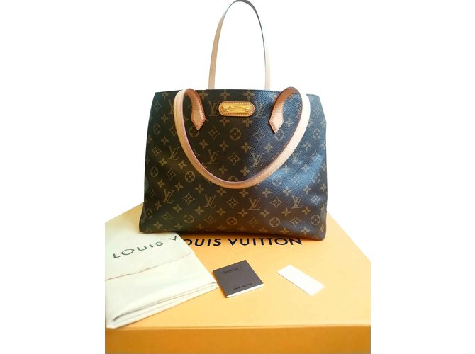 Louis Vuitton Handtaschen Braun Leder  ref.101015