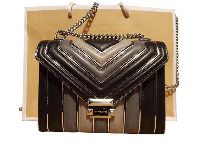 Michael Kors Whitney bolsa de ombro em couro acolchoado preto cinza