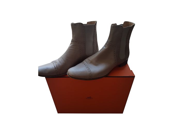 Hermès BOTTINE HERMES MODEL LENNON Taupe