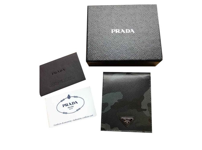PRADA MEN'S NEW SMALL WALLET Multiple colors Leather  ref.101579