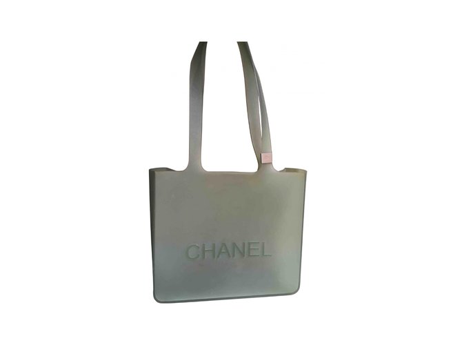 Chanel Taschen Grau Kunststoff  ref.101596