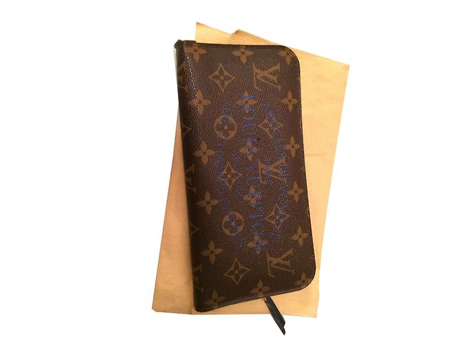 Louis Vuitton Wallet Multiple colors