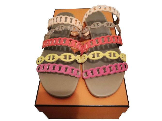 Sandali Hermès Multicolore Beige Vitello simile a un vitello Capra