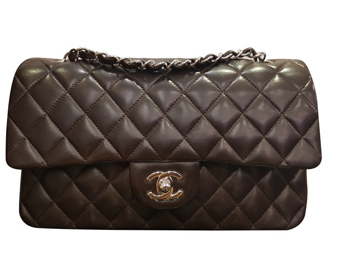 Timeless Chanel bolso de cuero liso atemporal Marrón oscuro  ref.101854