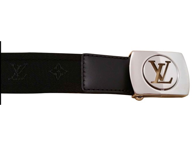 Louis Vuitton P Black Cloth  ref.102000