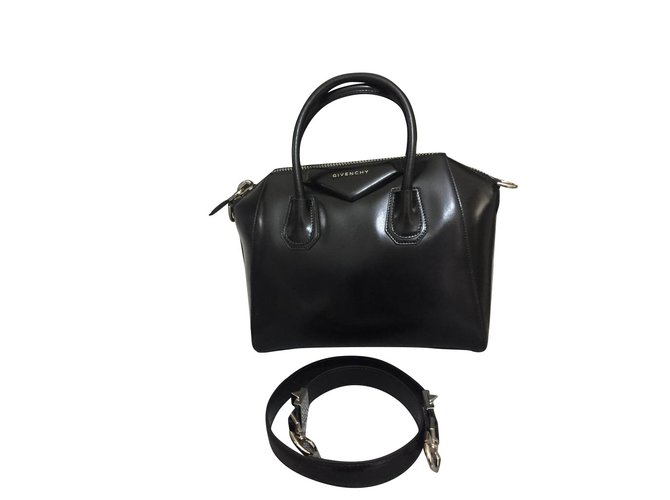 Givenchy ANTIGONA SMALL Black Leather  ref.102034