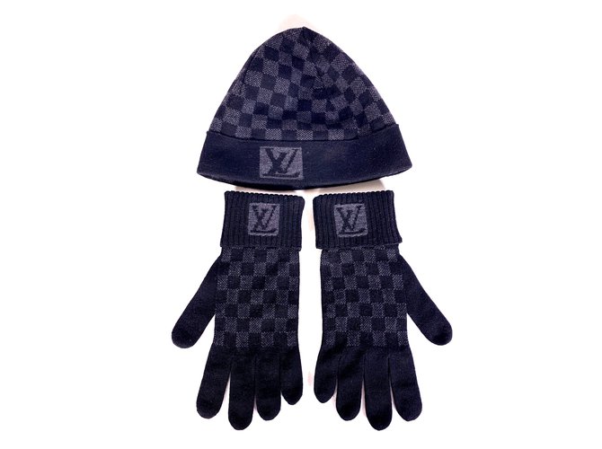 Louis Vuitton Sombreros gorros Negro Gris Lana  ref.102038