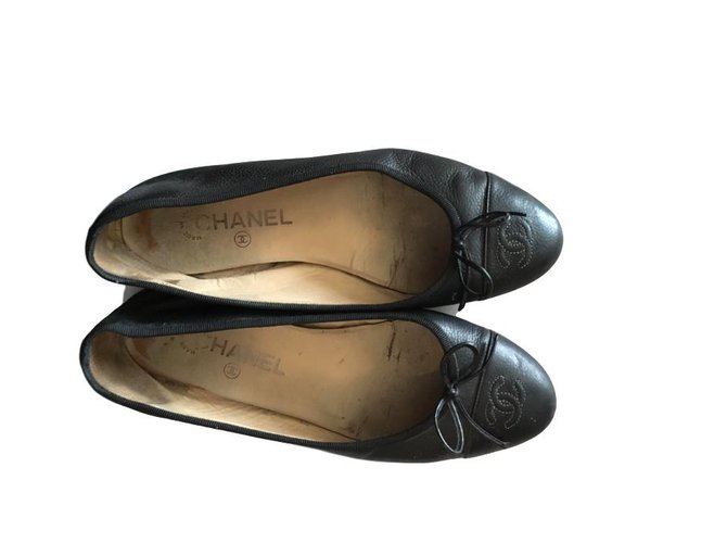 Chanel Zapatillas de ballet Negro Cuero  ref.102329